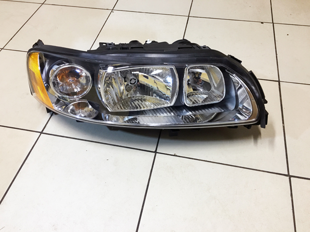 Фара правая с регулировкой высоты луча света S60 (05-09) VOLVO (ВОЛЬВО S60) НОВАЯ !!!!! Фара правая с регулировкой высоты луча света S60 (05-09) (ВОЛЬВО S60) НОВАЯ !!!!! 30698826 — Volvo S60 (01-09)